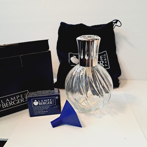 LAMPE BERGER Swirl Ribbed Clear Glass Fragrance Lamp w/Wick Cap & Crown in box - Picture 7 of 11